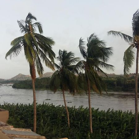 Riverside Homestay Hampi Bagian luar foto
