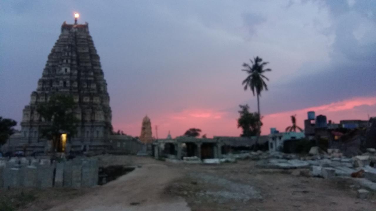 Riverside Homestay Hampi Bagian luar foto